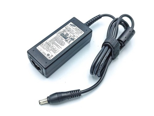 Блок живлення для ноутбуків Samsung NP300E5A / NP300E5C / NP305E5A / NP355E5C / NP-R519 / NP-R520 / NP-R540 / NP-RV511 / NP-RV520 19V 2.1A 40W (5.5x3.0+Pin)