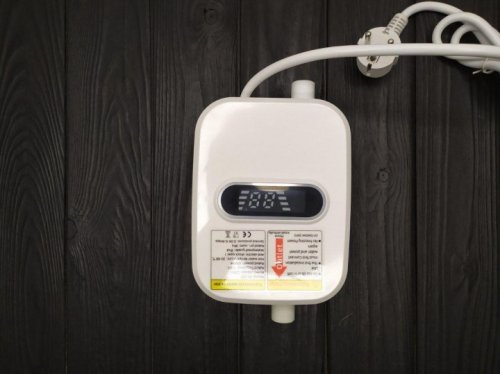 Проточний електроводонагрівач Delimano RX-021 3500W з термостатом та ЖК-екраном