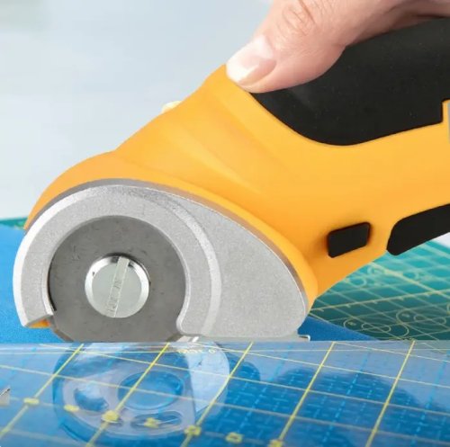 Акумуляторний міні різак MACE Plus: електроножиці-ніж для тканин, шкіри та ковроліну