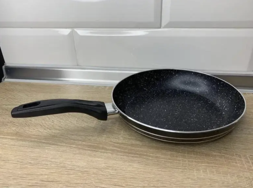 Сковорода UNIQUE UN-5152 20 см з антипригарним мармуровим покриттям, традиційна