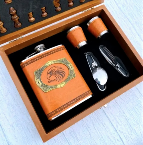 Подарунковий набір XL-5507: шахи (настільна гра) + фляга, аксесуари для відпочинку